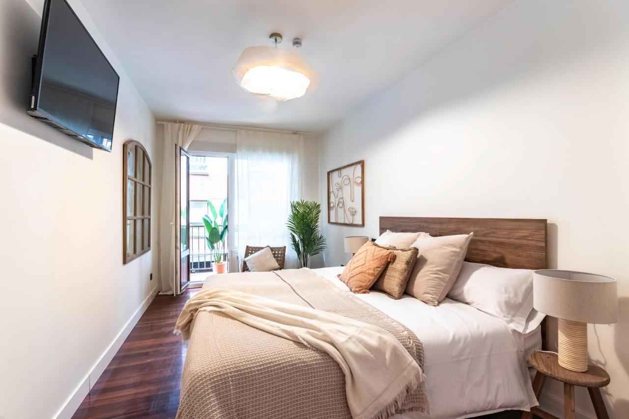 New! Lovely 4-Bedroom Loft In Билбао Екстериор снимка