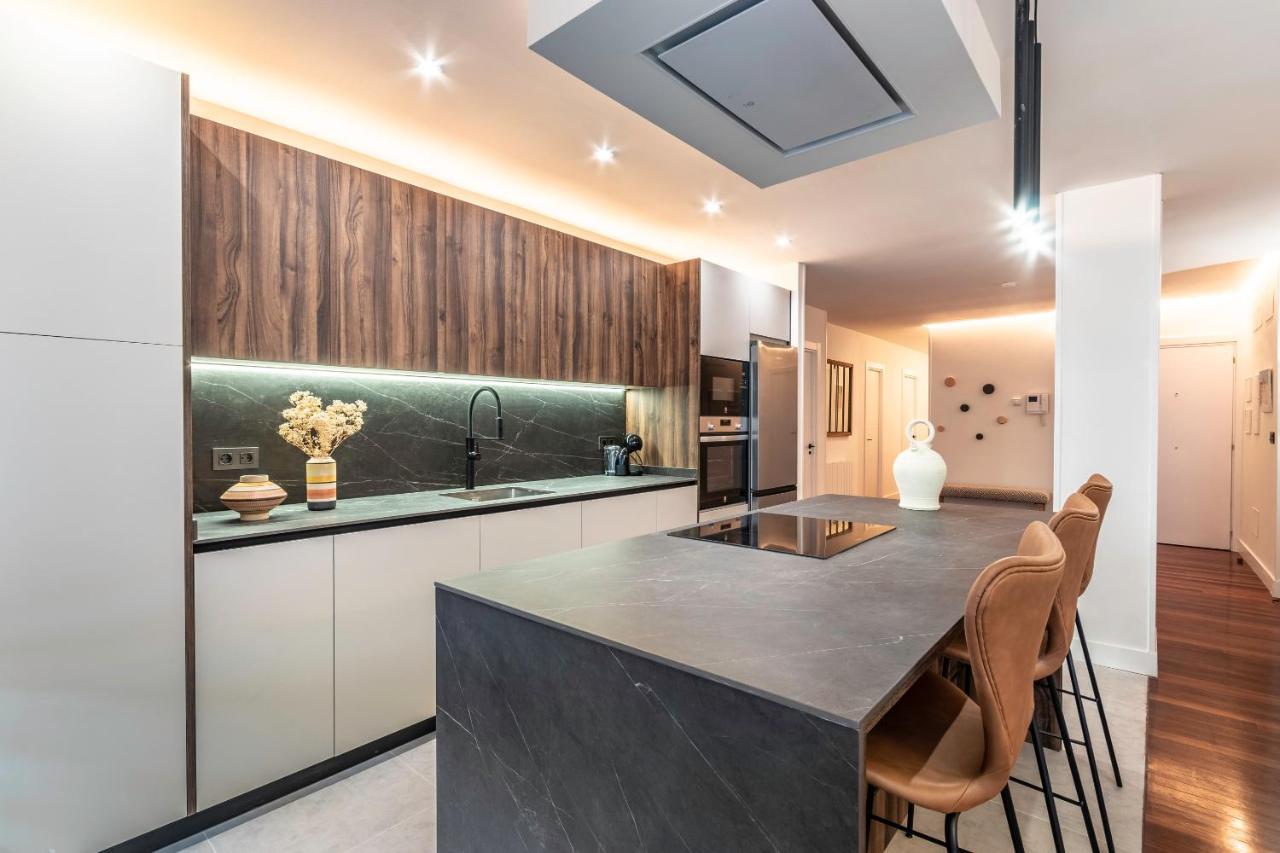 New! Lovely 4-Bedroom Loft In Билбао Екстериор снимка