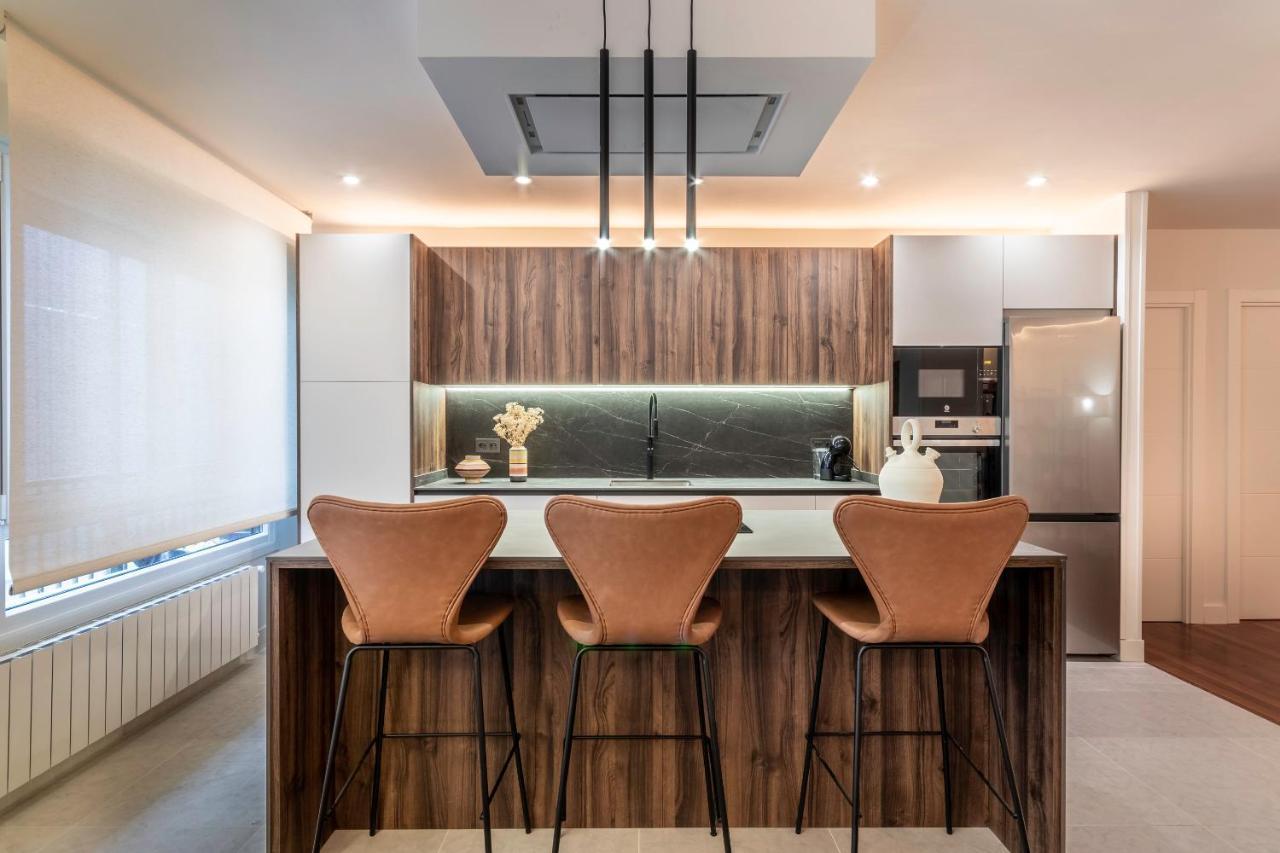 New! Lovely 4-Bedroom Loft In Билбао Екстериор снимка